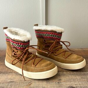TOMS Alpine Water Resistant Boots. NEW, Women’s size 7, lace up boots